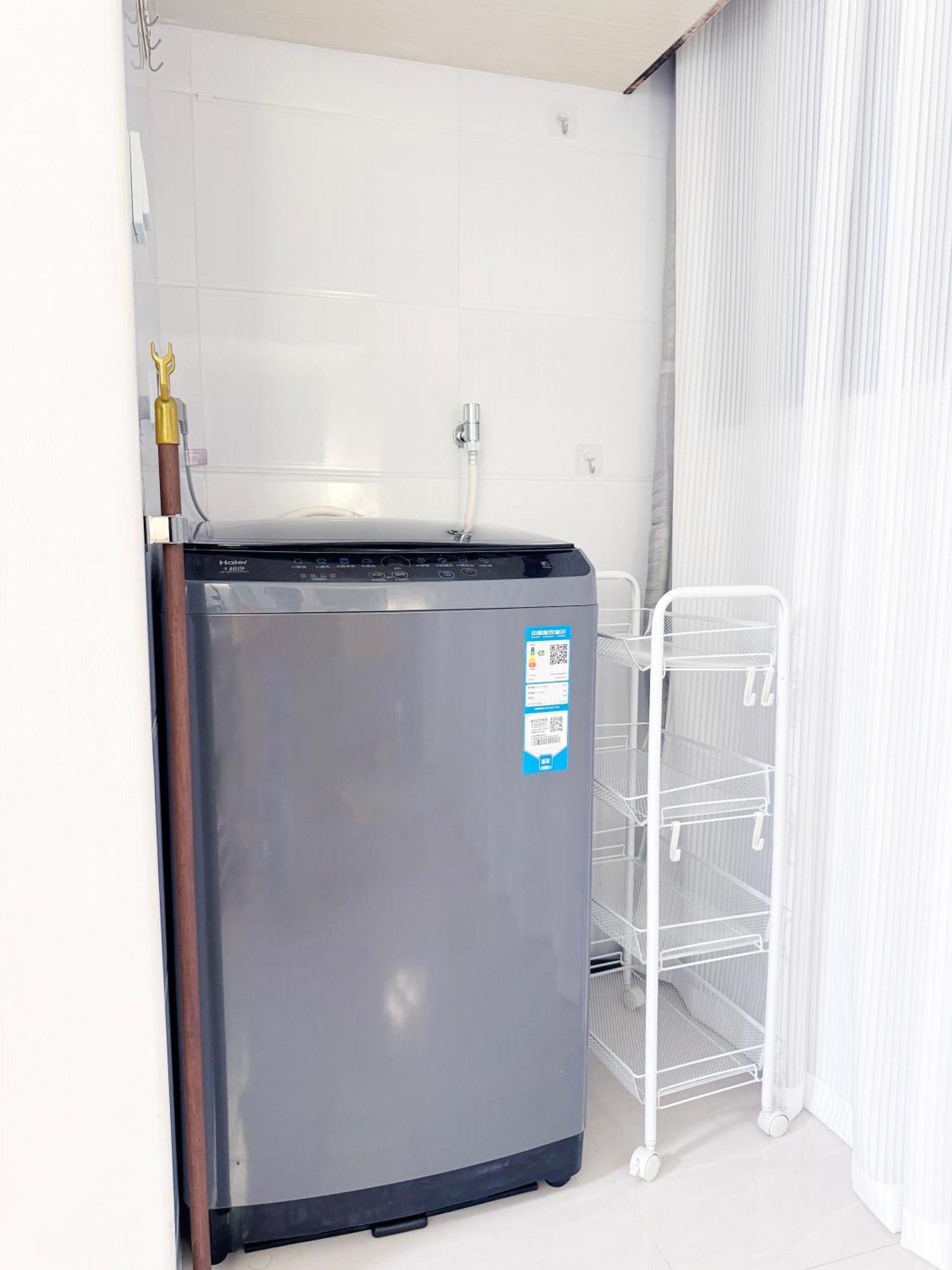 Seeking Flavors In Sihang Road Apartment *