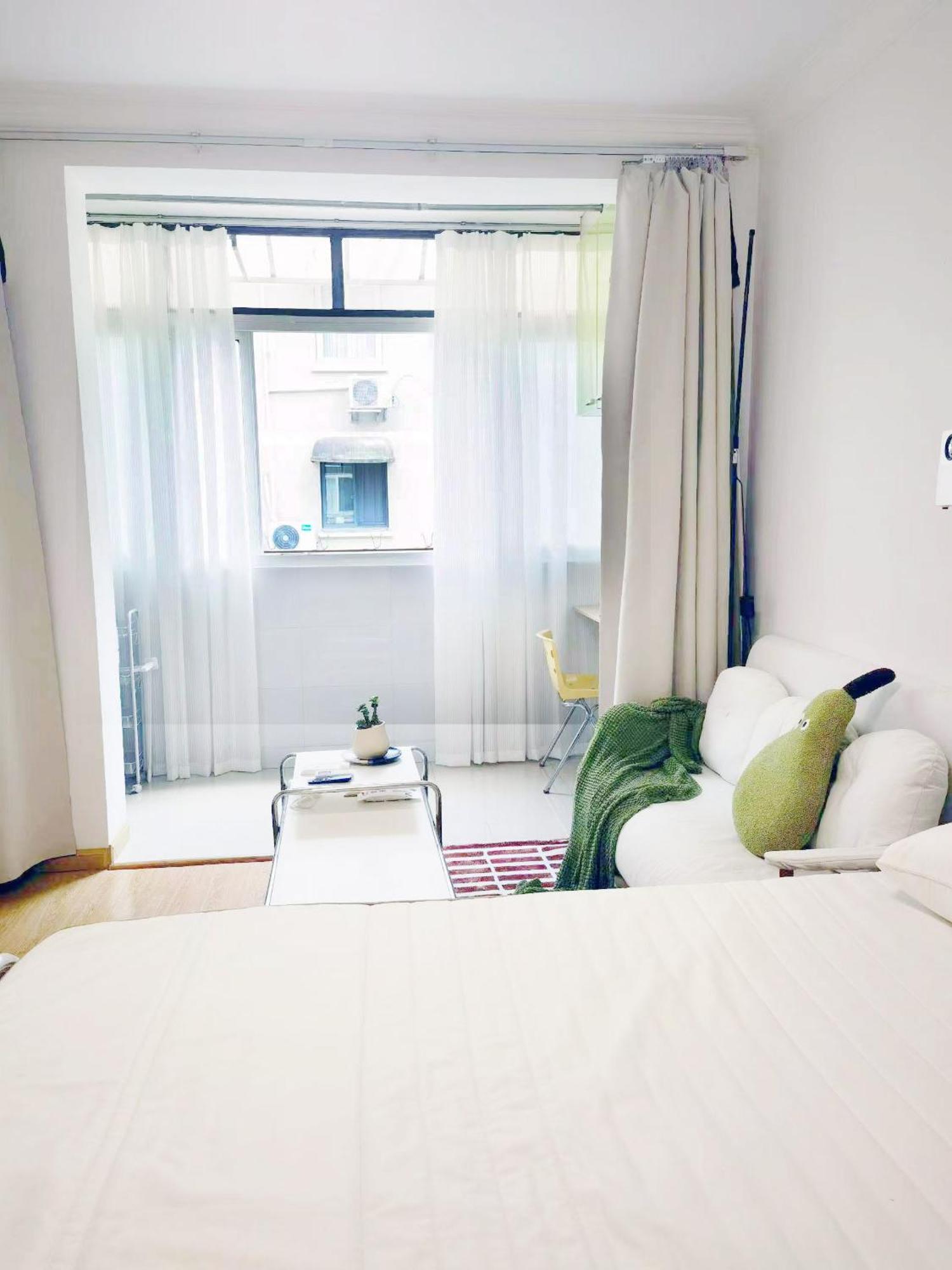 Apartment Seeking Flavors In Sihang Road Shanghai